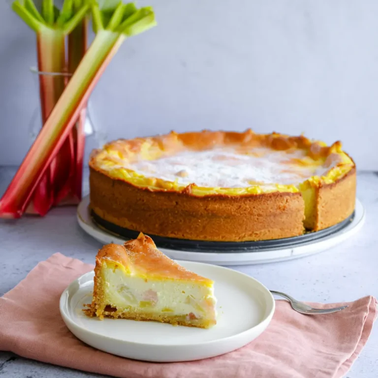 Rhabarberkuchen mit Schmand