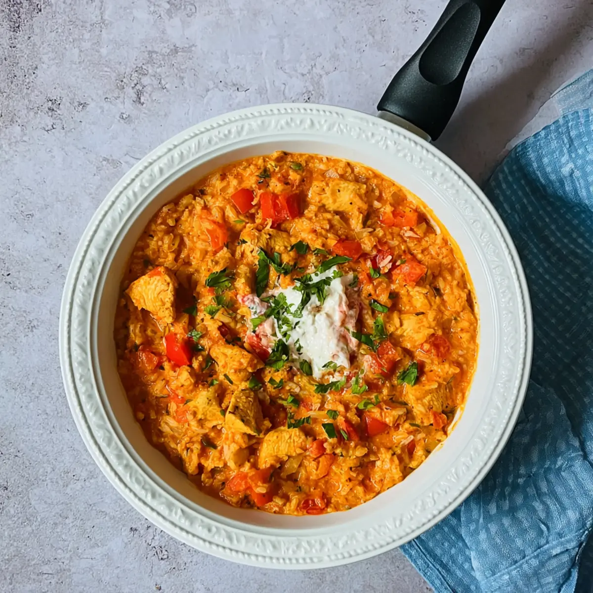 Paprika Hähnchen Pfanne mit Reis