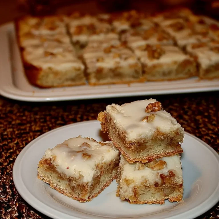 Walnusskuchen mit Decke